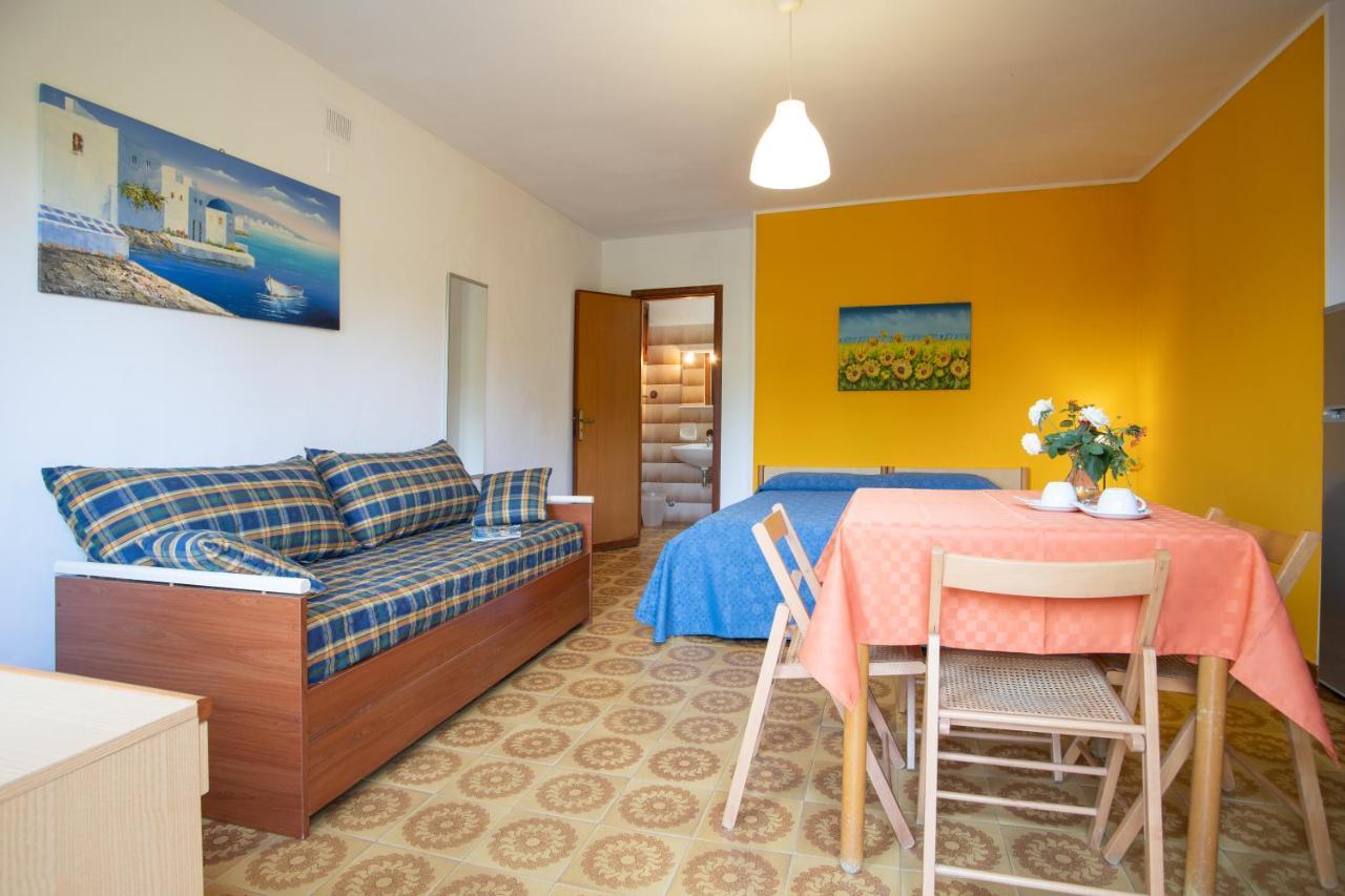 Testa Di Monaco - Basic Beach Accommodations Capo dʼOrlando Buitenkant foto